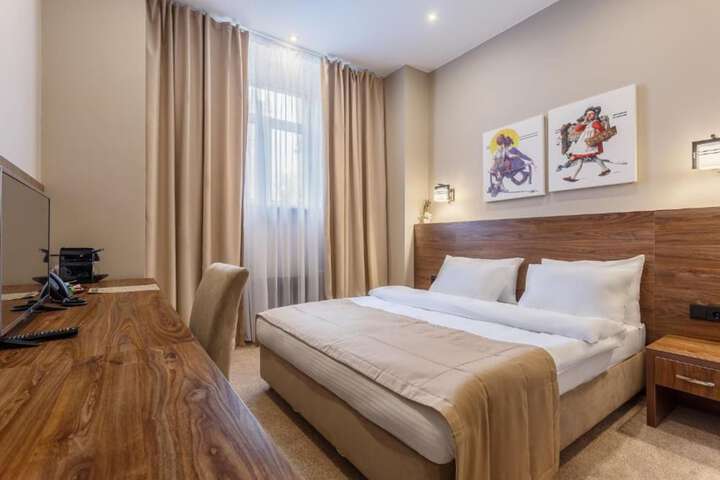 Room 6 of 47