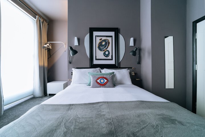 Room 28 of 46