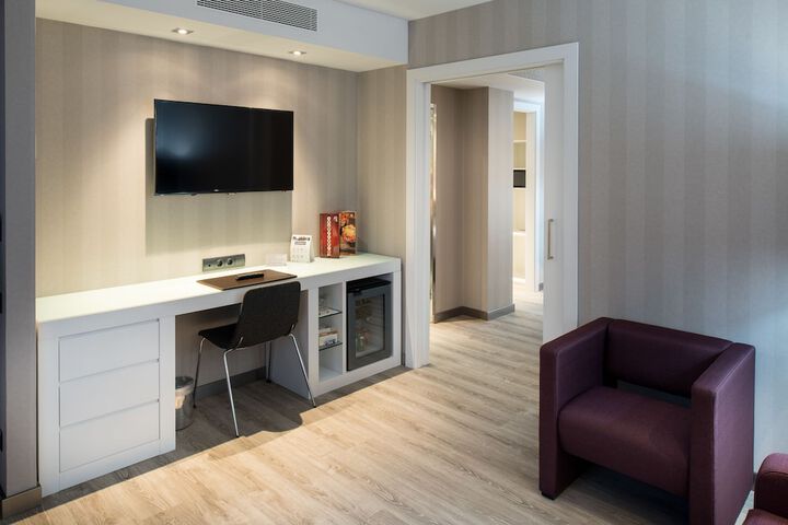 Room 8 of 49
