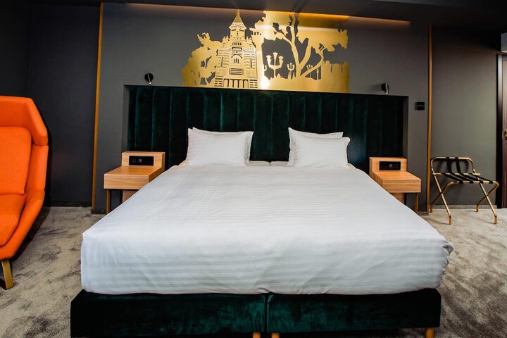 Room 20 of 103