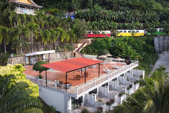 Hotel 74 of 77