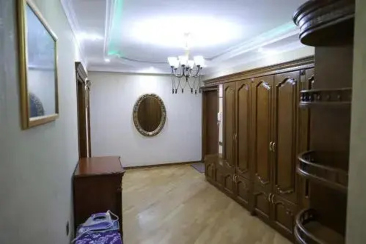 Room 2 of 8