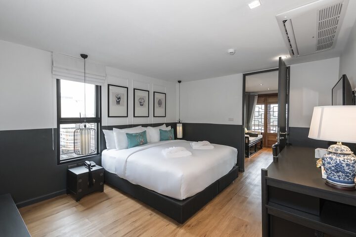 Room 13 of 17