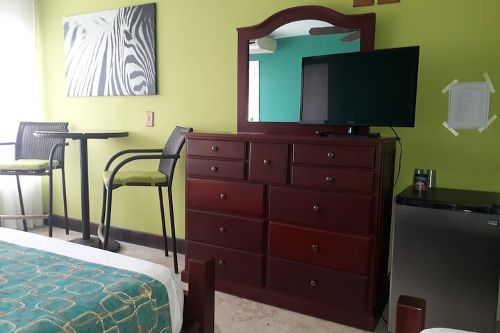 Room 4 of 37