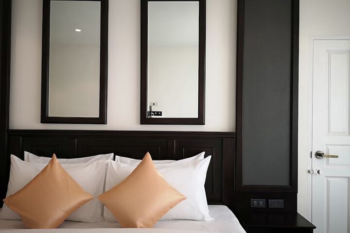 Room 5 of 30