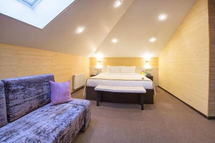 Room 43 of 82