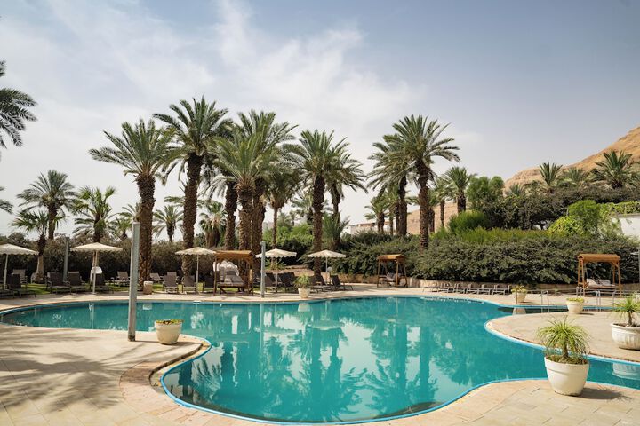 Hotel Pool