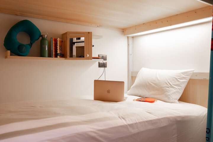 Room 50 of 180