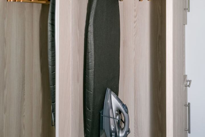 Iron/ironing board