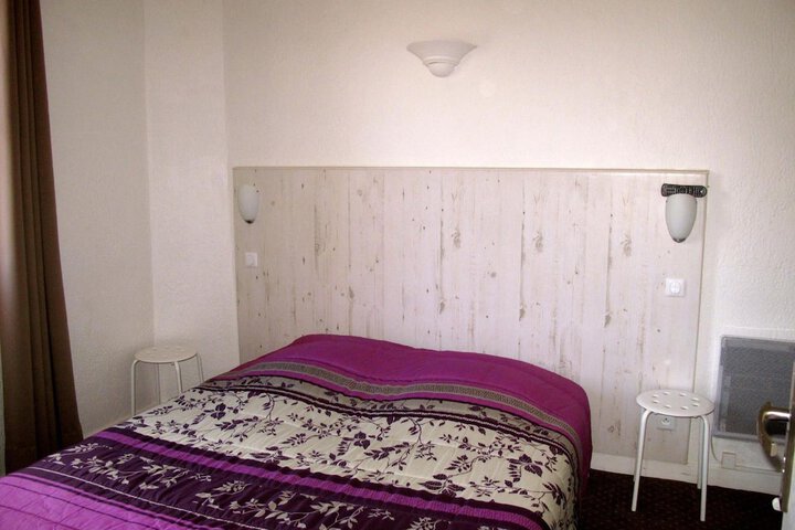 Room 12 of 36