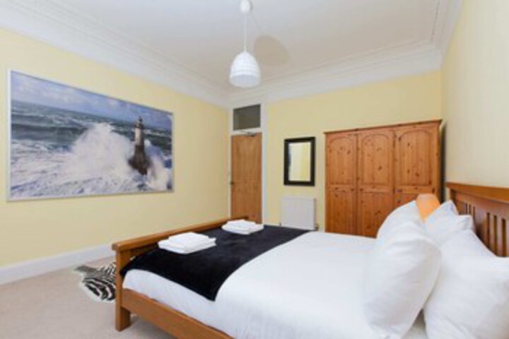 Room 3 of 30