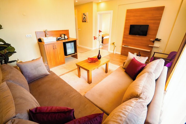 Room 3 of 34
