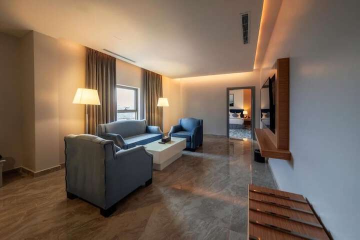 Room 15 of 32