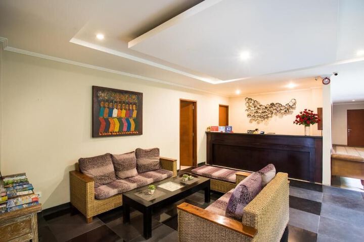 Entrance & Lobby