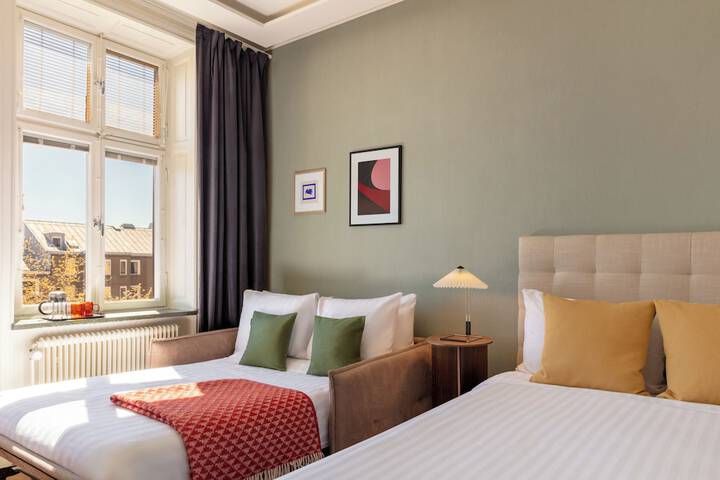 Room 18 of 37