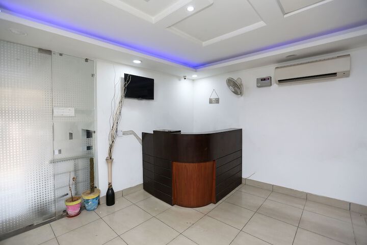 OYO 15674 MAHAK RESIDENCY