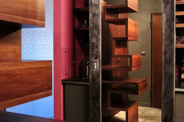 Room 10 of 31
