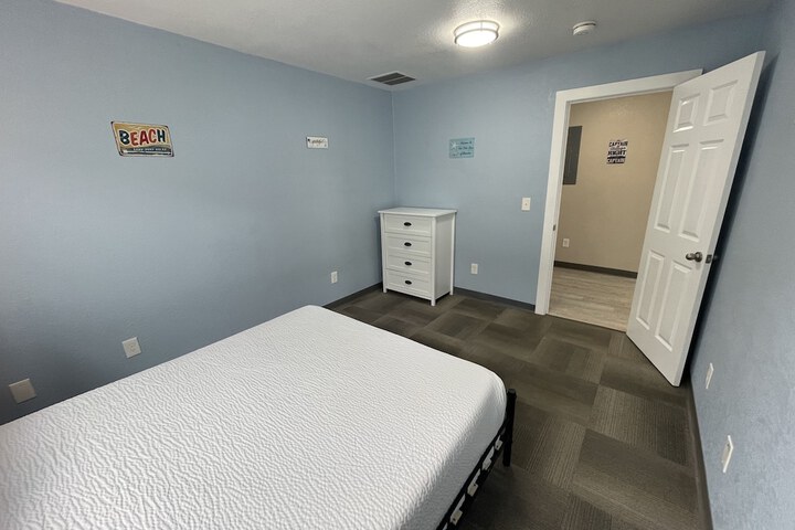 Room 45 of 136