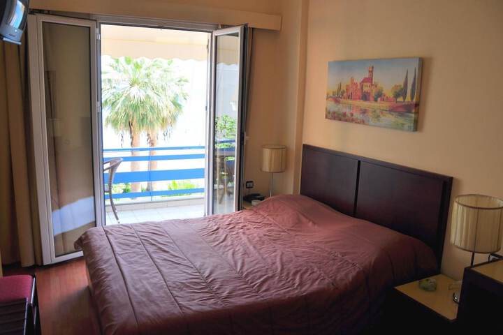 Room 12 of 52