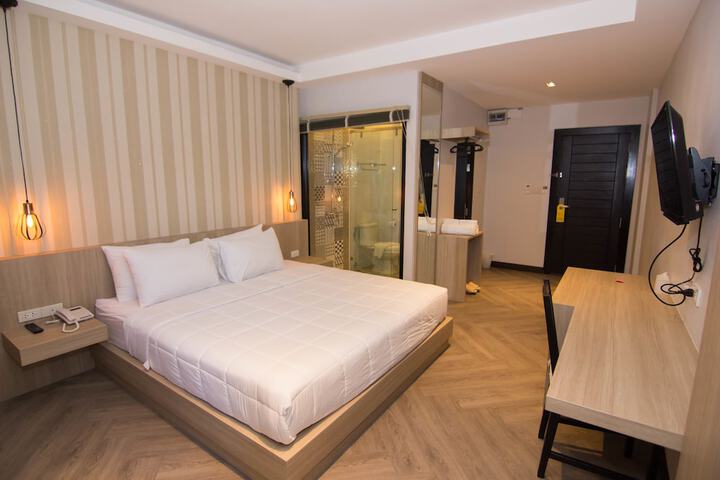 Room 11 of 48