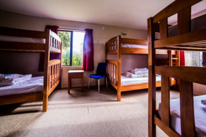Room 17 of 40