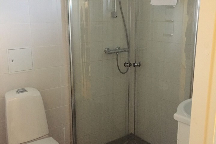 Room 16 of 38