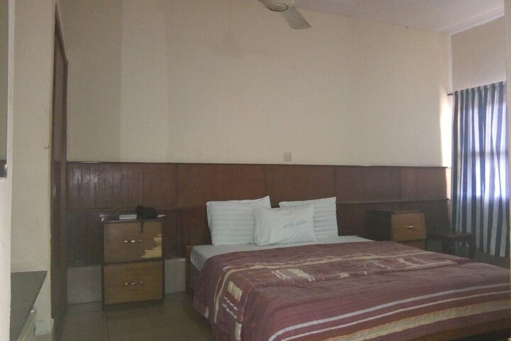 Room 4 of 25