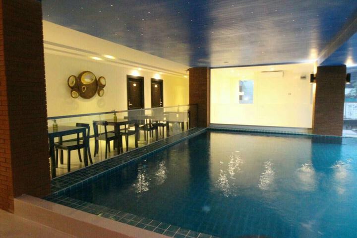 Hotel Pool