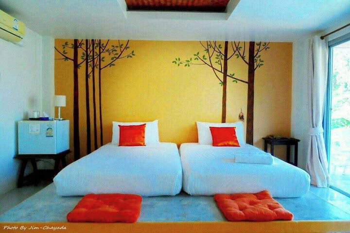 Room 8 of 75