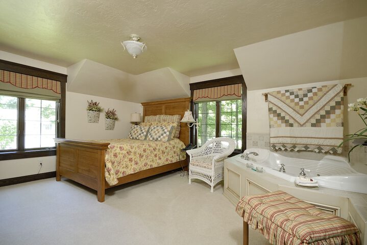 Room 3 of 46