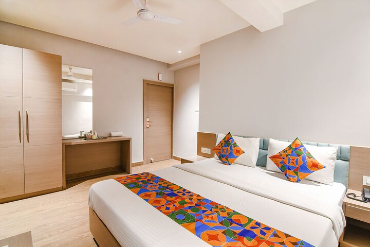 Room 16 of 36