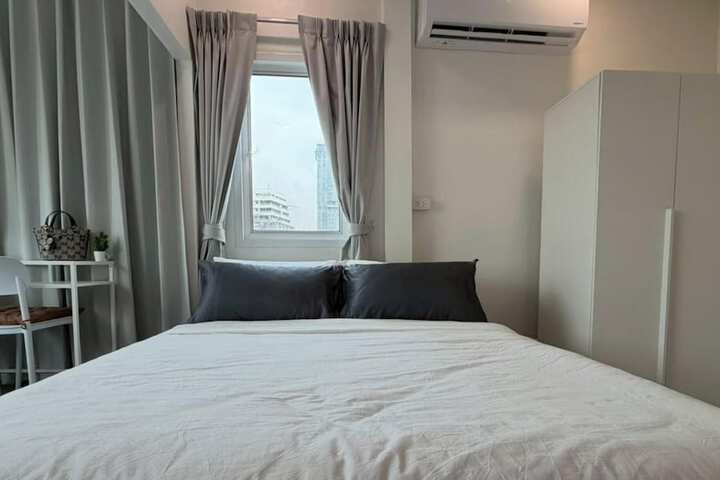 Room 9 of 17
