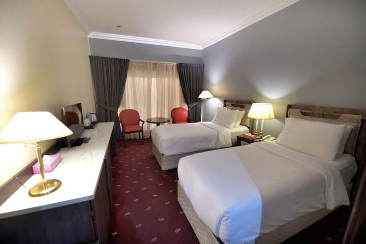 Room 10 of 24