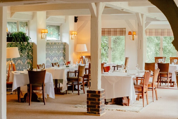 Dining 6 of 42