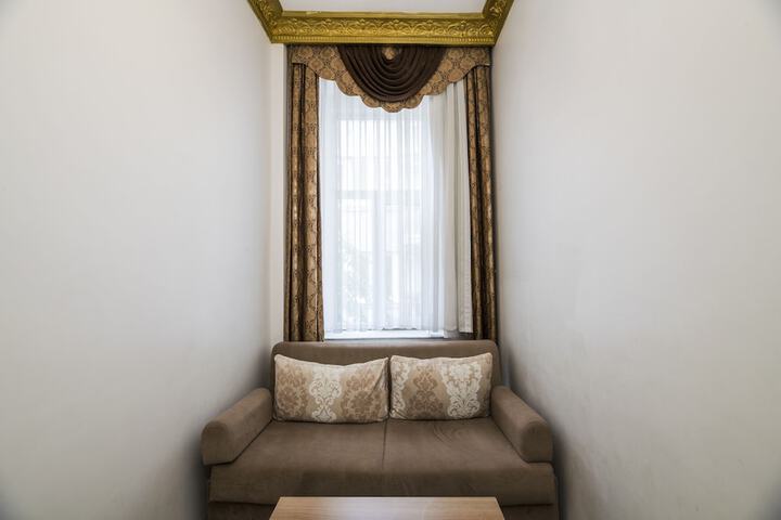 Room 45 of 80