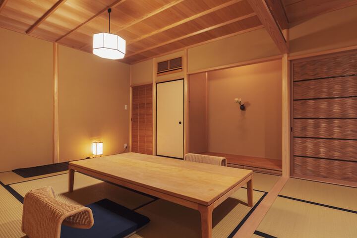Room 14 of 60