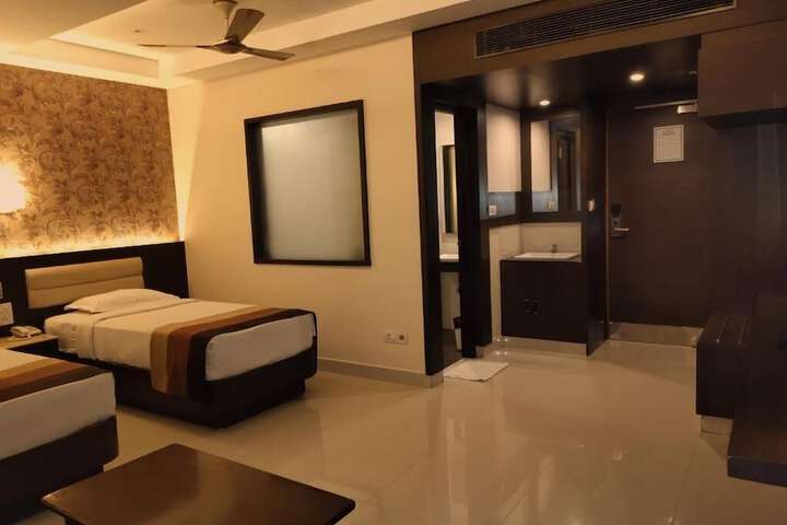 Room 13 of 43