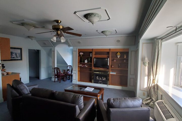 Room 105 of 206