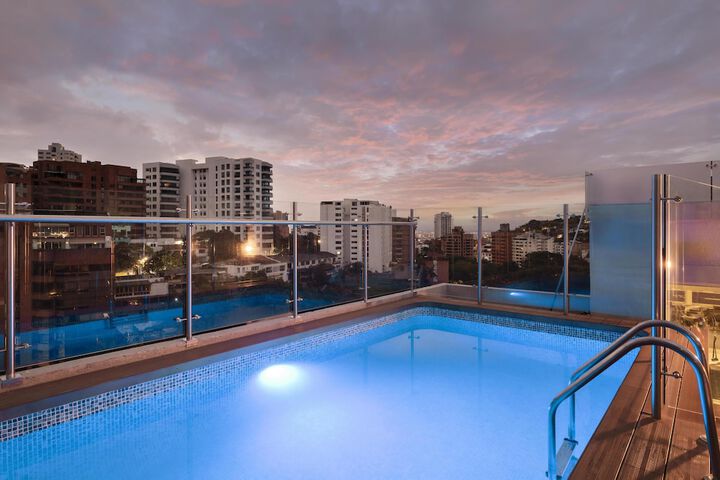 Pool Hotel