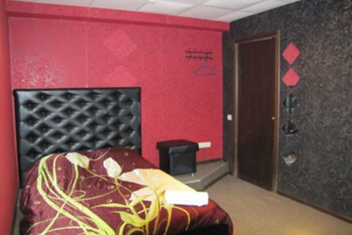 Room 10 of 23
