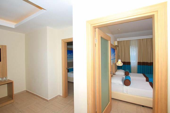 Room 13 of 54