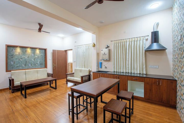 Room 9 of 27