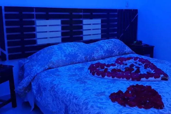 Room 11 of 12
