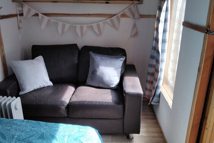 Room 10 of 27