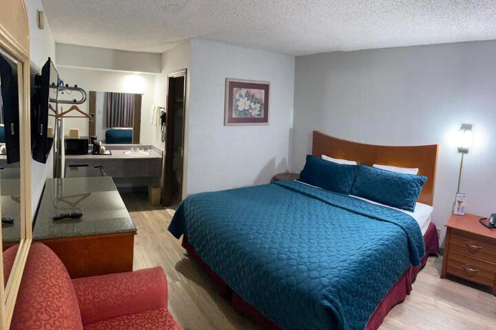 2 Double Beds (3 of 5)