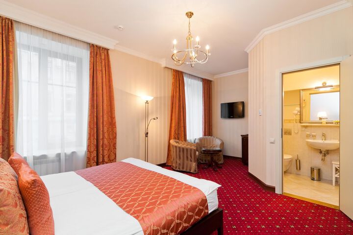 Room 3 of 37