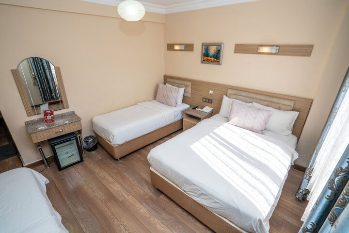 Room 15 of 28
