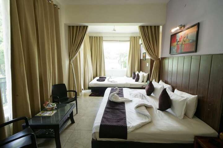 Room 10 of 16