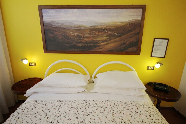 Room 35 of 100