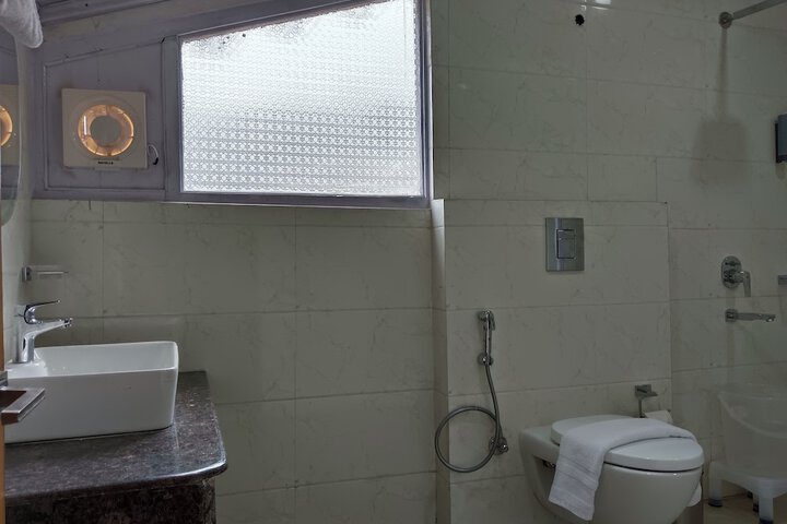 Room 35 of 40